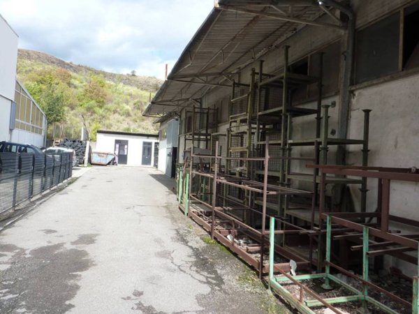capannone in vendita a Castellarano in zona Roteglia