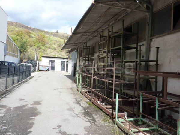 capannone in vendita a Castellarano in zona Roteglia