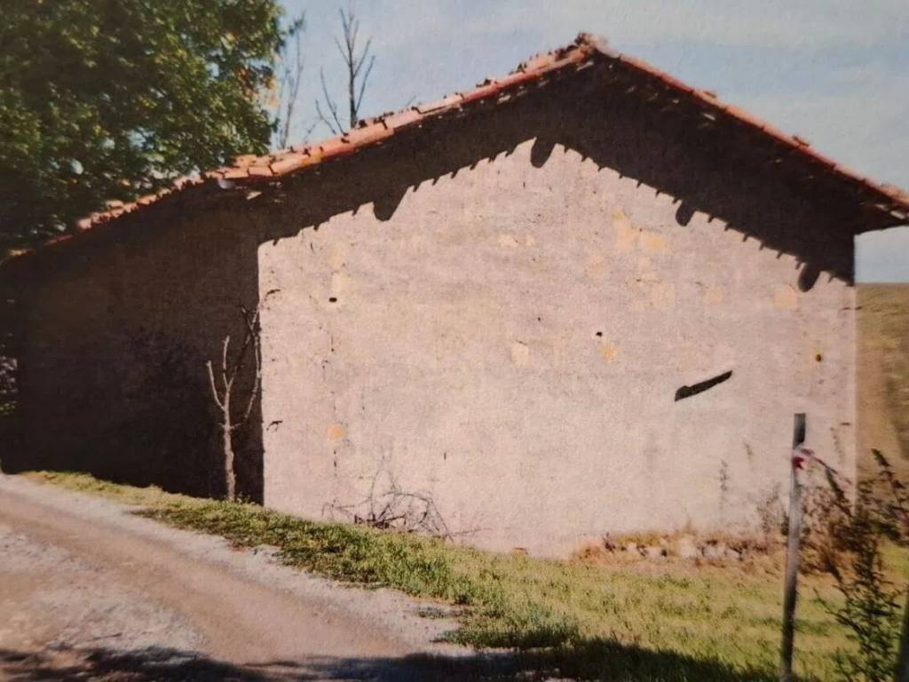 casa indipendente in vendita a Castellarano in zona Cadiroggio