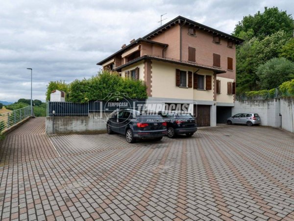 appartamento in vendita a Castellarano in zona Farneto di Sotto