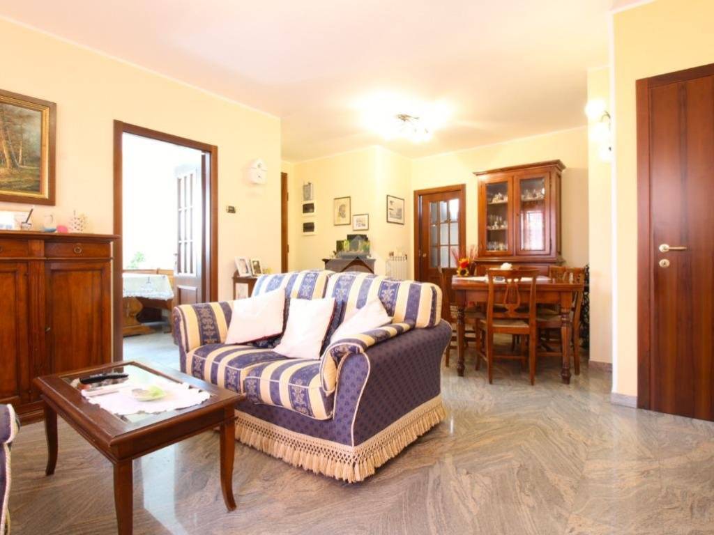 casa indipendente in vendita a Castellarano in zona Roteglia