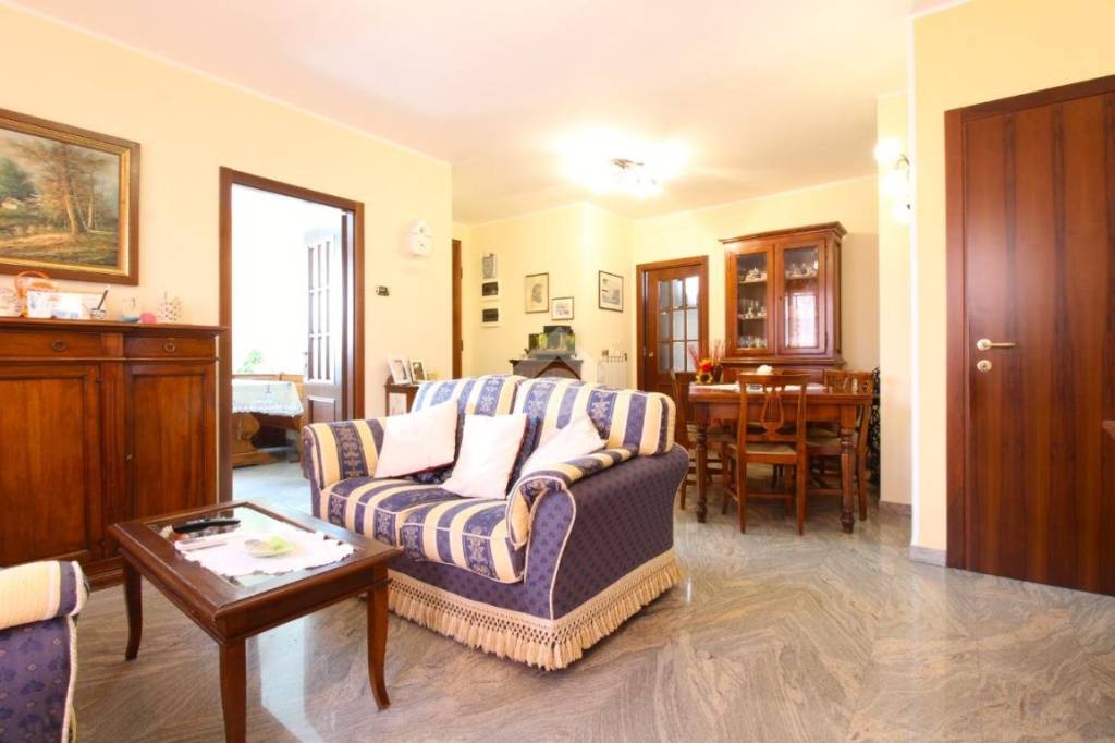 casa indipendente in vendita a Castellarano in zona Roteglia