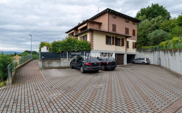 appartamento in vendita a Castellarano in zona Farneto di Sotto