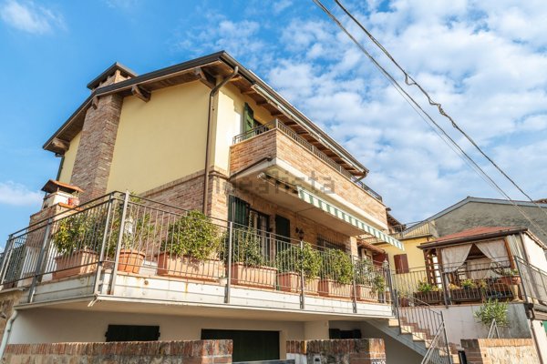 casa indipendente in vendita a Castellarano in zona San Valentino