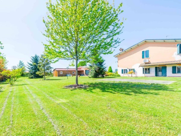 casa indipendente in vendita a Castelnovo di Sotto