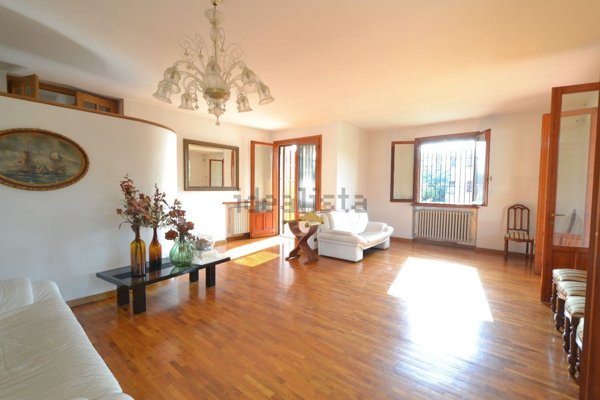 casa indipendente in vendita a Castelnovo di Sotto