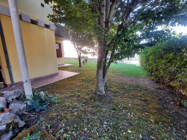 casa indipendente in vendita a Castelnovo di Sotto