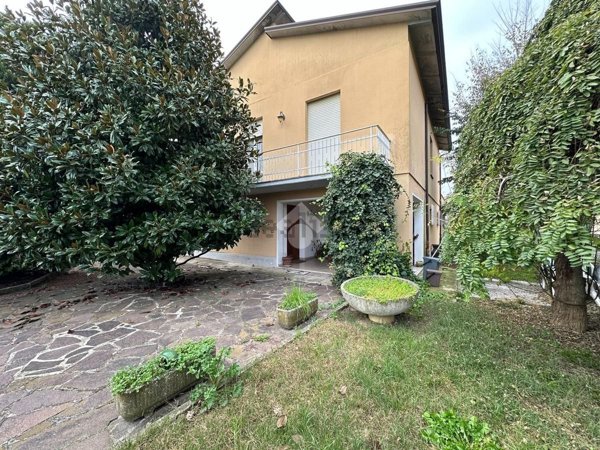 casa indipendente in vendita a Castelnovo di Sotto