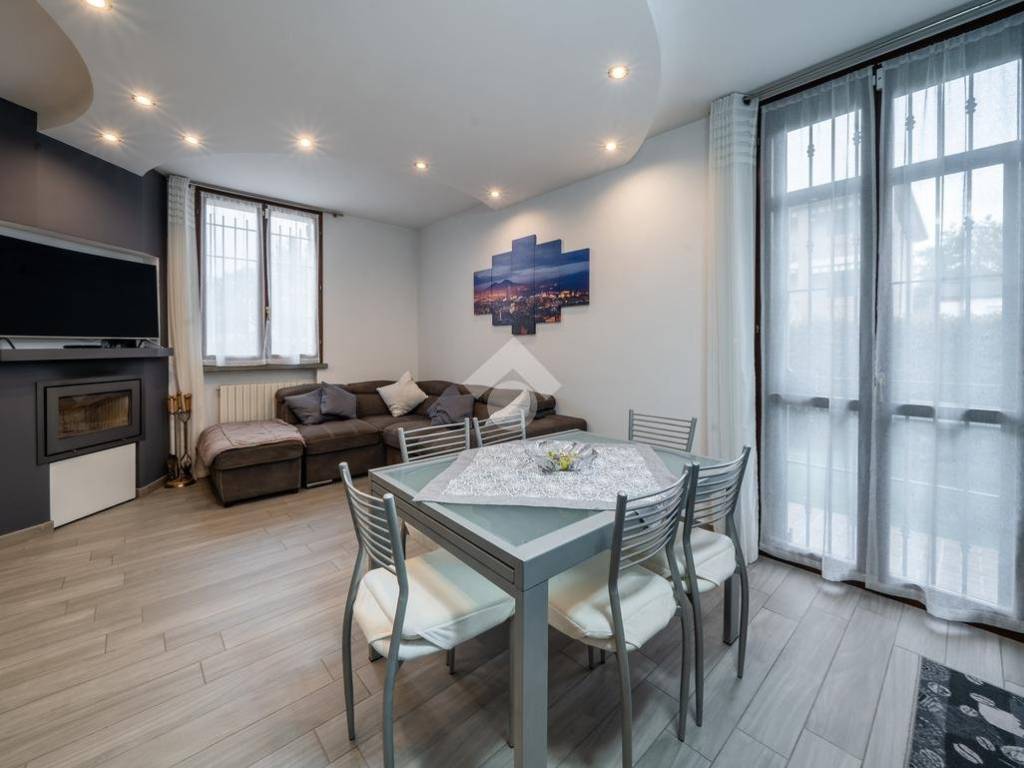 casa indipendente in vendita a Castelnovo di Sotto