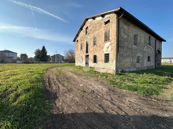 casa indipendente in vendita a Castelnovo di Sotto in zona Cogruzzo