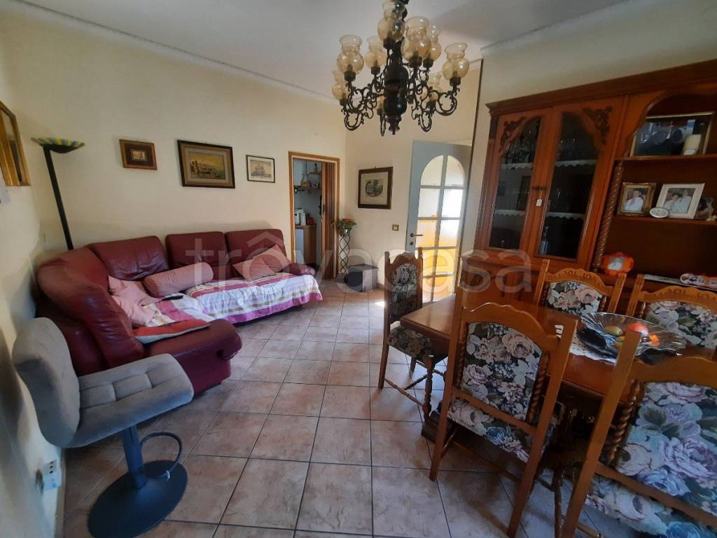 casa indipendente in vendita a Castelnovo di Sotto