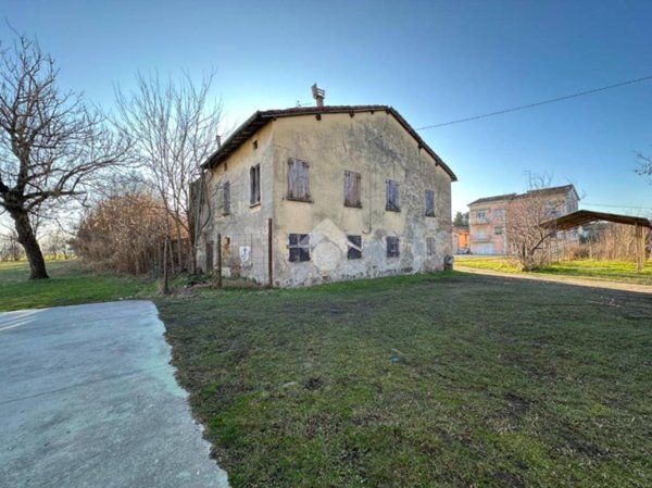 casa indipendente in vendita a Castelnovo di Sotto in zona Meletole