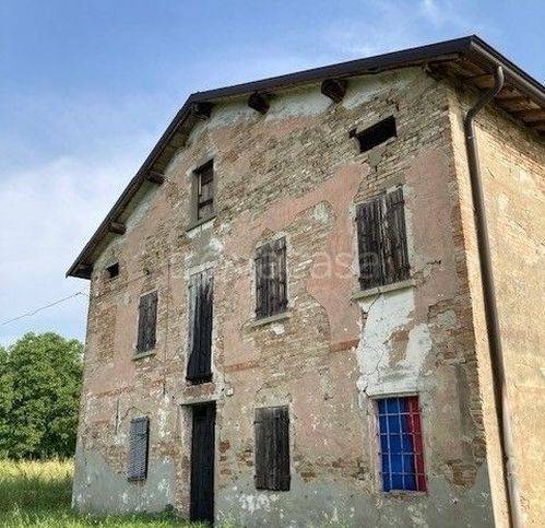 casa indipendente in vendita a Castelnovo di Sotto