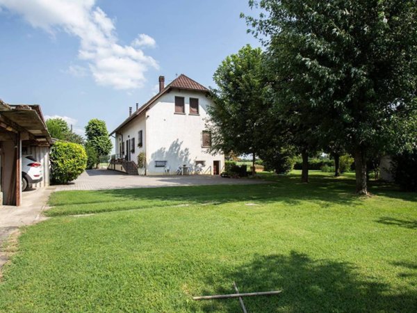 casa indipendente in vendita a Castelnovo di Sotto