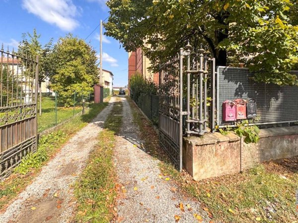 appartamento in vendita a Castelnovo di Sotto in zona Meletole