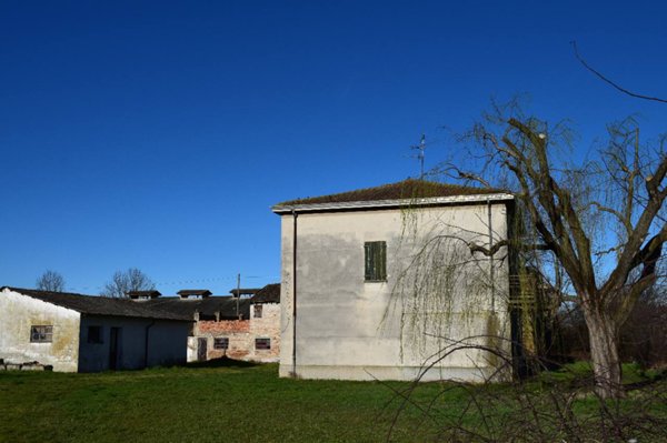 casa indipendente in vendita a Castelnovo di Sotto
