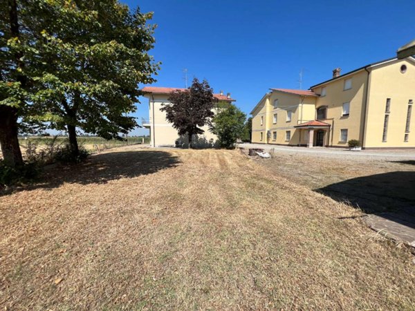 casa indipendente in vendita a Castelnovo di Sotto