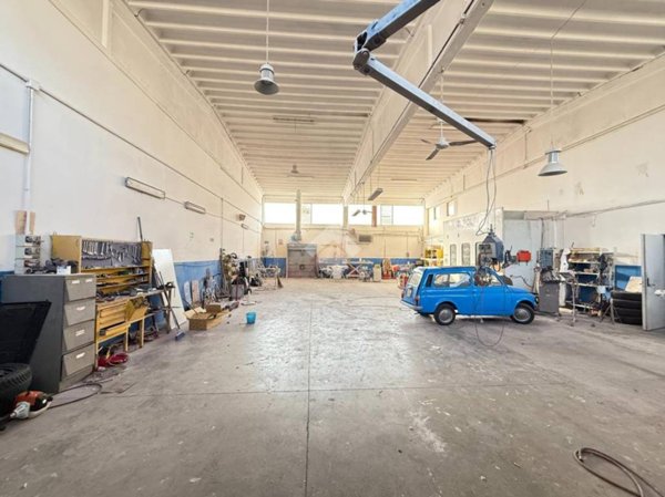 locale commerciale in vendita a Castelnovo di Sotto