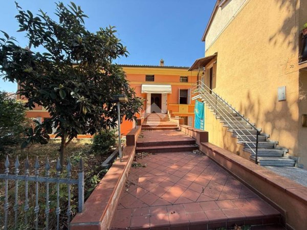 ufficio in vendita a Castelnovo di Sotto