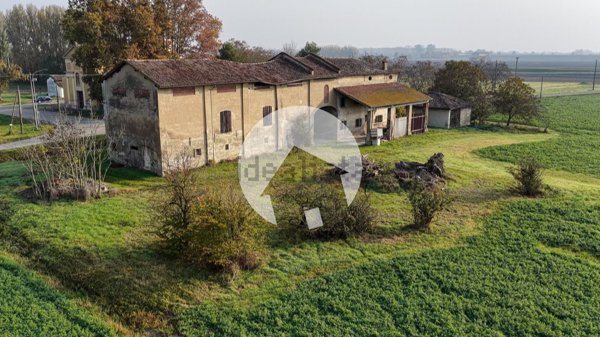 casale in vendita a Castelnovo di Sotto