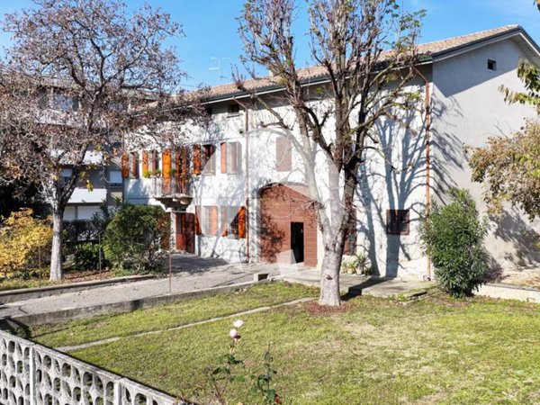 casa indipendente in vendita a Castelnovo di Sotto