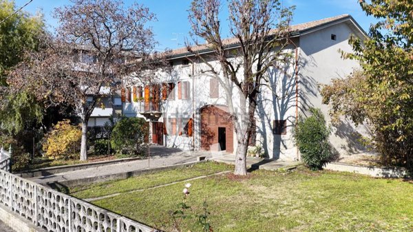 casa indipendente in vendita a Castelnovo di Sotto in zona Case Melli