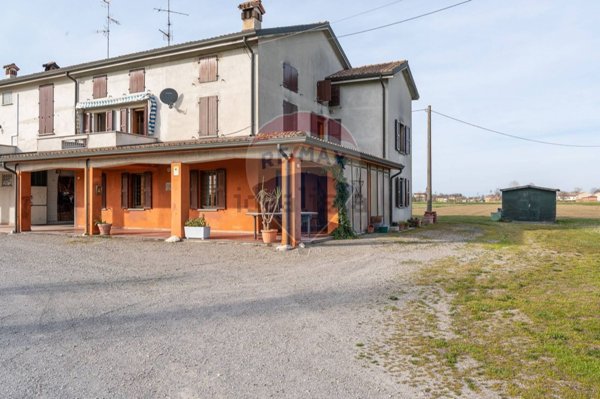 casa indipendente in vendita a Castelnovo di Sotto