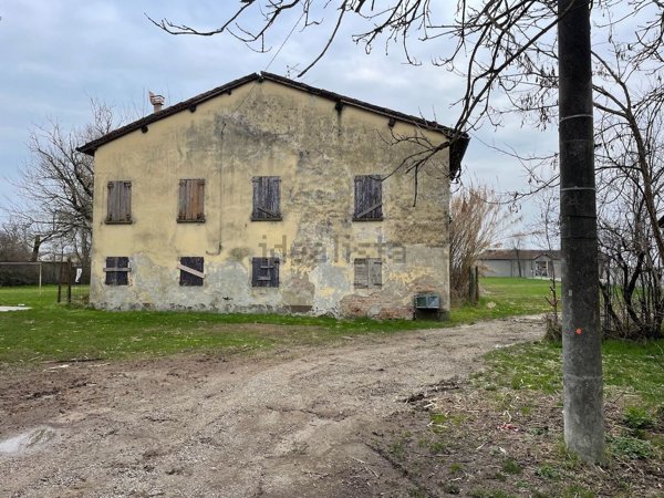 casa indipendente in vendita a Castelnovo di Sotto