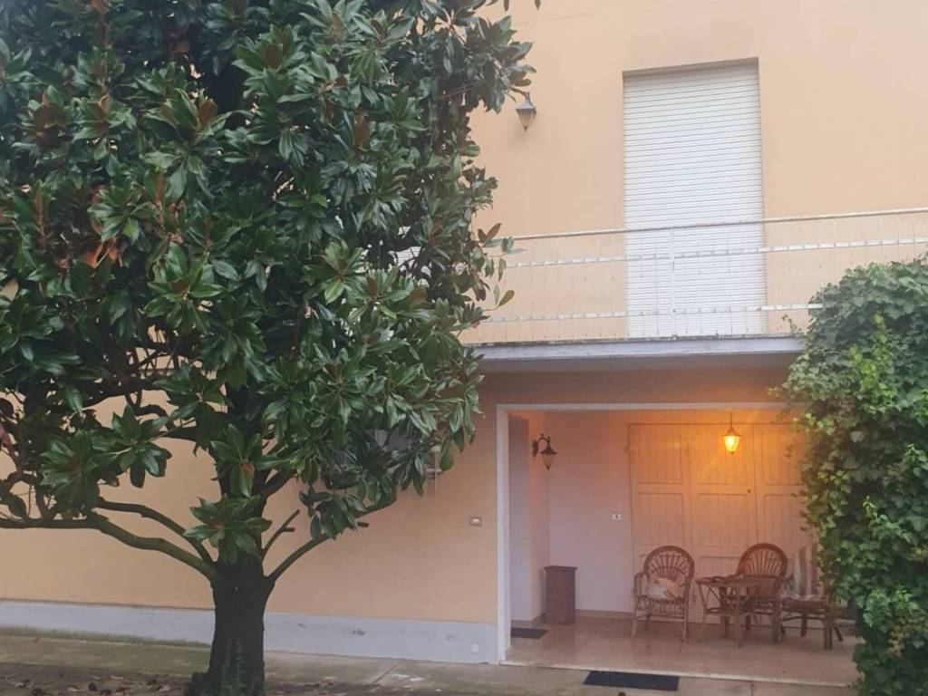 casa indipendente in vendita a Castelnovo di Sotto