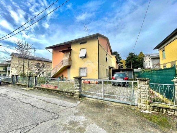 casa indipendente in vendita a Castelnovo di Sotto