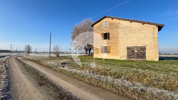 casa indipendente in vendita a Castelnovo di Sotto