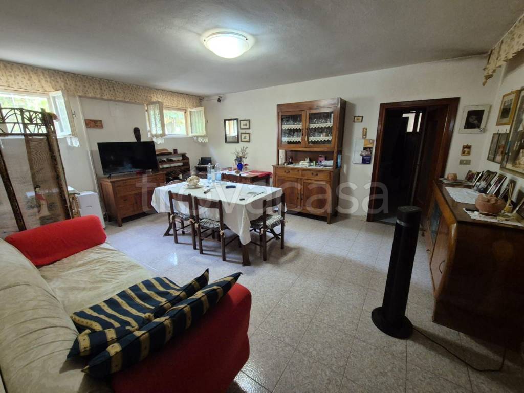 casa indipendente in vendita a Castelnovo di Sotto