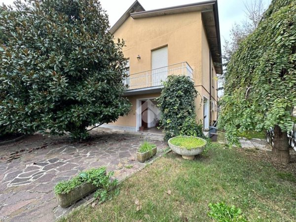 casa indipendente in vendita a Castelnovo di Sotto
