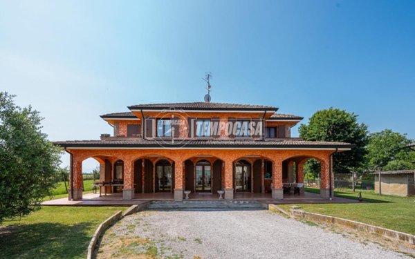 casa indipendente in vendita a Castelnovo di Sotto