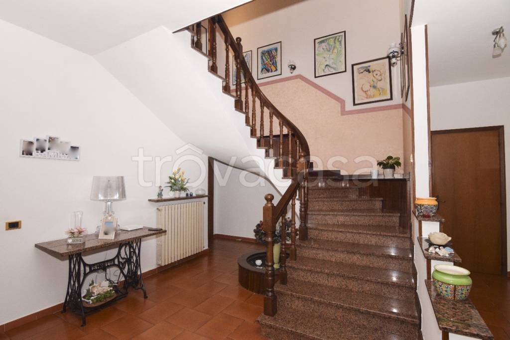 casa indipendente in vendita a Castelnovo di Sotto