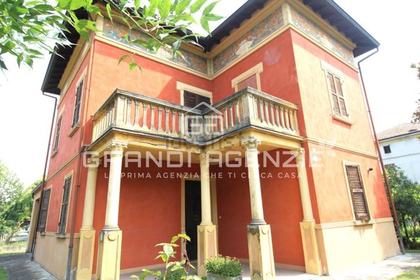 casa indipendente in vendita a Castelnovo di Sotto