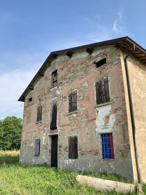 casa indipendente in vendita a Castelnovo di Sotto in zona Case Melli