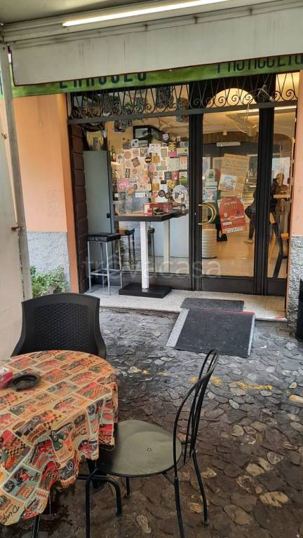 negozio in vendita a Castelnovo di Sotto