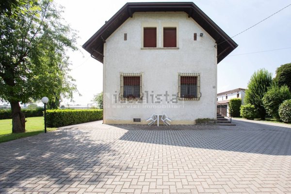 casa indipendente in vendita a Castelnovo di Sotto