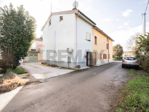 casa indipendente in vendita a Castelnovo di Sotto in zona Meletole