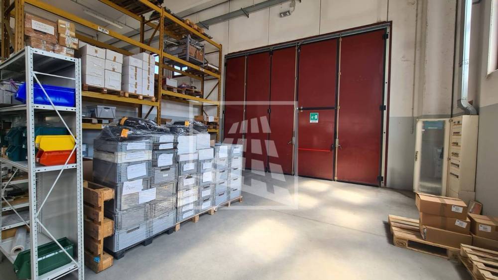 capannone in vendita a Castelnovo di Sotto