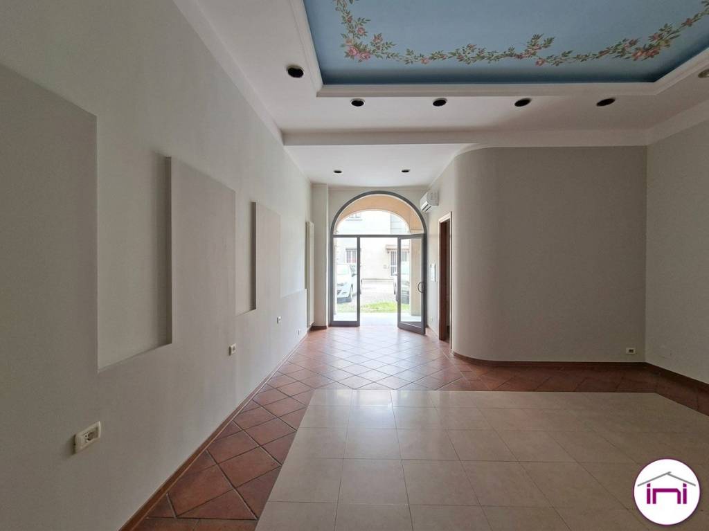 negozio in vendita a Castelnovo di Sotto