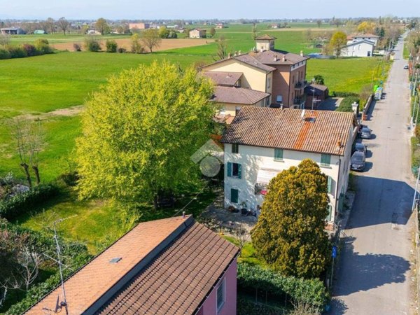 casa indipendente in vendita a Castelnovo di Sotto in zona Case Melli