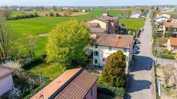casa indipendente in vendita a Castelnovo di Sotto in zona Case Melli