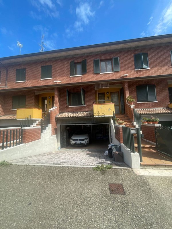 casa indipendente in vendita a Castelnovo di Sotto