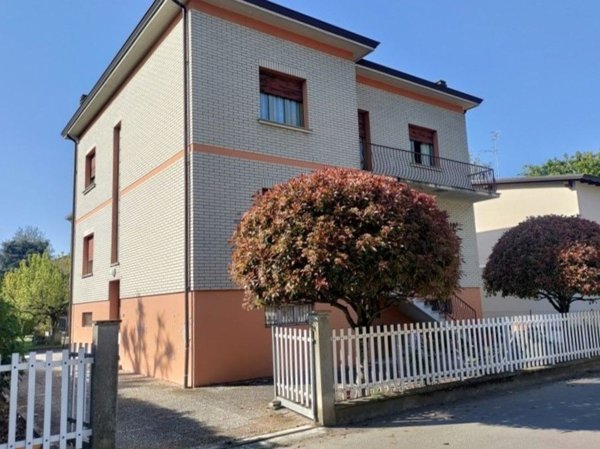 casa indipendente in vendita a Castelnovo di Sotto