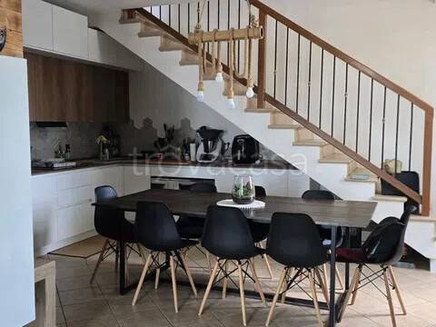 casa indipendente in vendita a Castelnovo di Sotto in zona Case Melli