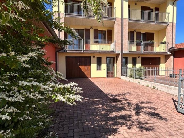 casa indipendente in vendita a Castelnovo di Sotto