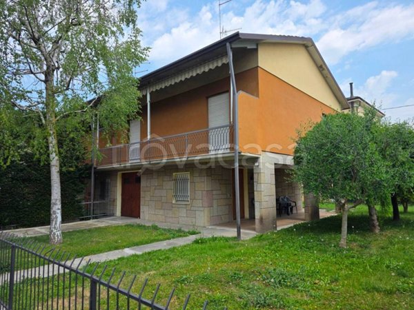 casa indipendente in vendita a Castelnovo di Sotto in zona Case Melli
