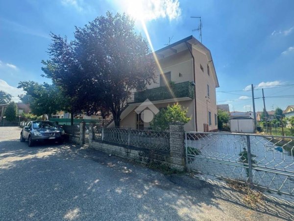 appartamento in vendita a Castelnovo di Sotto in zona Case Melli